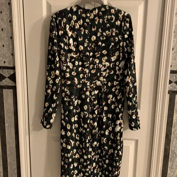 Badgley Mischka Collection V-Neck Sheath Dress - Picture 6 of 12